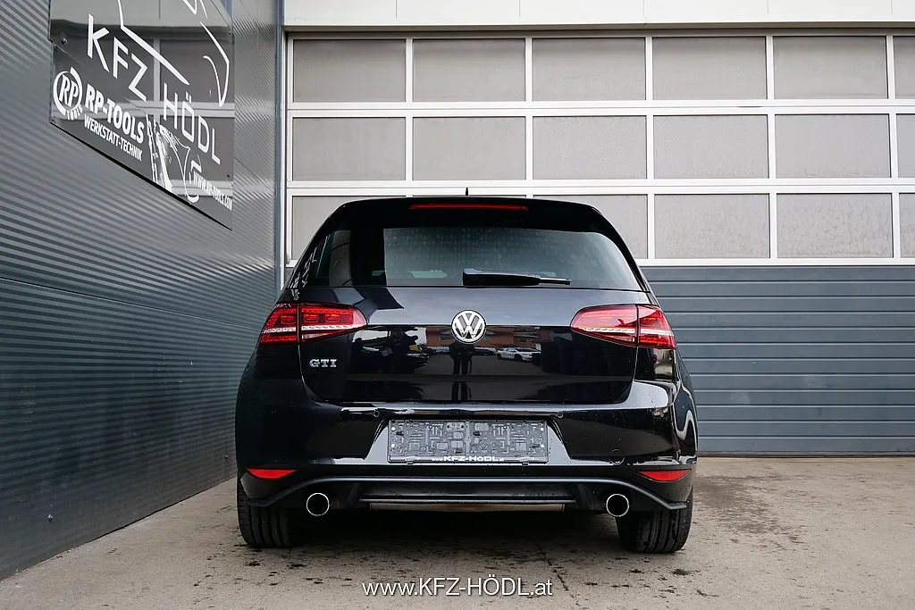 Volkswagen Golf GTI 2,0 TSI Performance Image 4