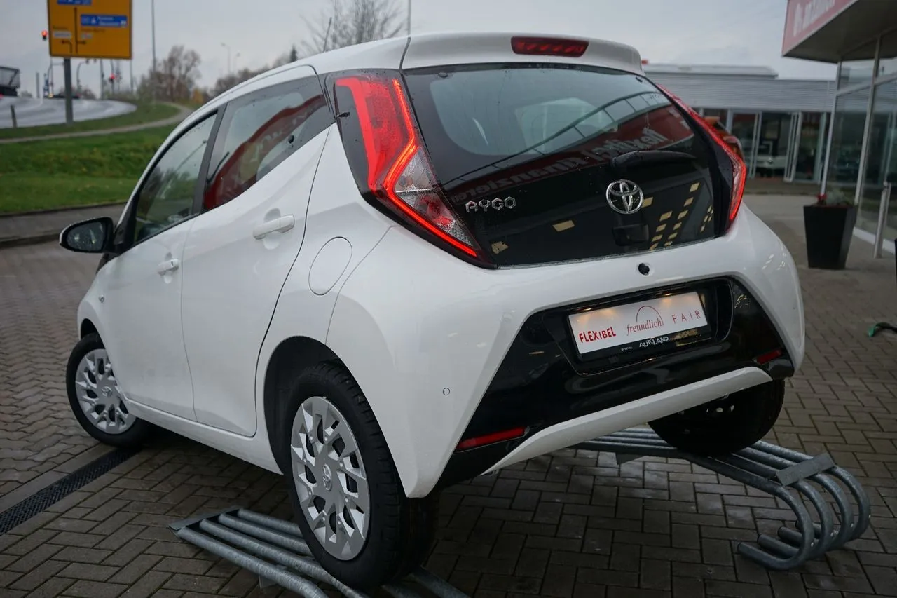 Toyota Aygo 1.0 Bluetooth...  Image 2